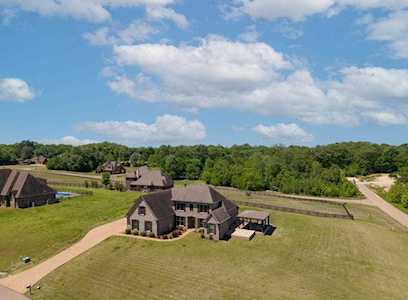 135 Clover Leaf Dr Arlington, TN 38002