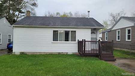21128 Rensselaer St Farmington Hills, MI 48336
