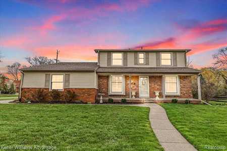 11854 Appletree Dr Plymouth Twp, MI 48170