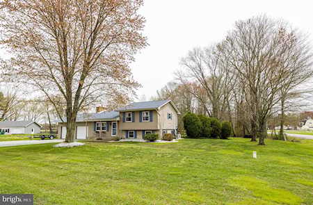 22 Newlin Dr Clayton, DE 19938