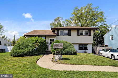 68 Pleasant Valley Dr Woodbury, NJ 08096