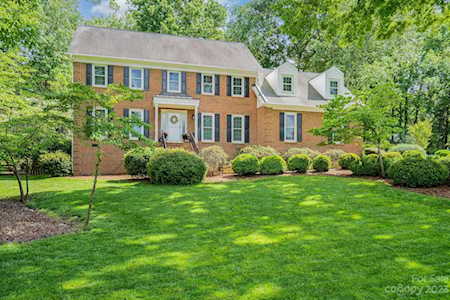 9819 Glastonbury Ct Charlotte, NC 28270