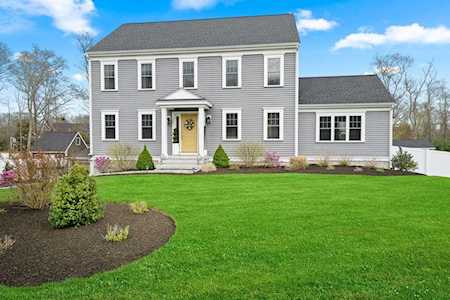 234 Windward Way Swansea, MA 02777