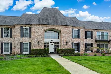 136 Carriage Way Dr #111C Burr Ridge, IL 60527