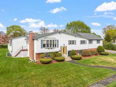 2 Eisenhower Rd Peabody, MA 01960