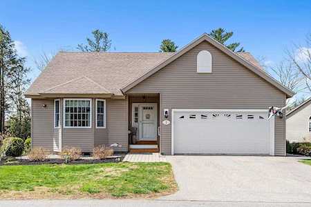 1 Cedar Ln Newton, NH 03858
