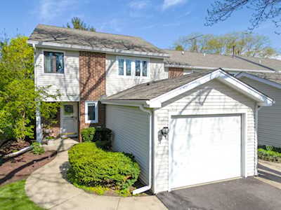 4S775 Pinehurst Dr Naperville, IL 60563