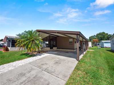 3140 Hickory Dr Wesley Chapel, FL 33543