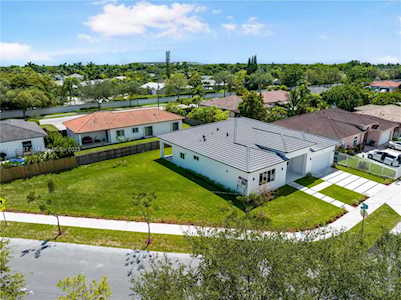 21205 Ingraham Av Rd Cutler Bay, FL 33189