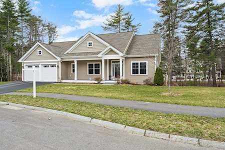 6 Serenity Ln Nashua, NH 03062