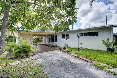 1851 SW 37th Ter Fort Lauderdale, FL 33312