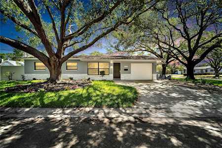 6501 Livingston Ave N St. Petersburg, FL 33702