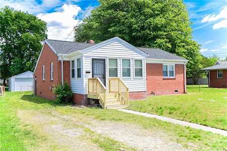 1014 Parkside Ave Hampton, VA 23669