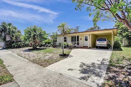 427 S Arnold Avenue Lantana, FL 33462