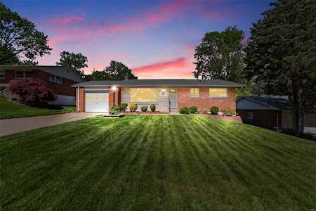 2325 Bruno Ave St Louis, MO 63114