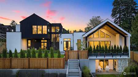 10125 NE 16th Place Bellevue, WA 98004