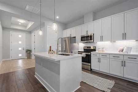 4507 E Martin Luther King Jr BLVD #132 Austin, TX 78721