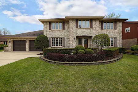 125 Somerset Rd Willowbrook, IL 60527