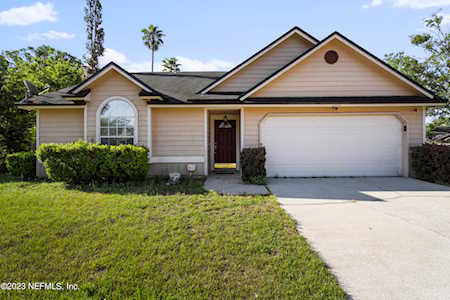8408 Rockridge DR Jacksonville, FL 32244