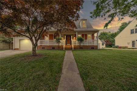 1513 N Waterside Dr Chesapeake, VA 23320