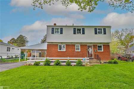 2274 Barrington Rd Bethlehem, PA 18018