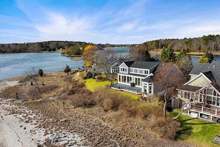 99 Campbells Ln New Castle, NH 03854