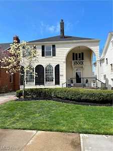 19425 Frazier Dr Rocky River, OH 44116