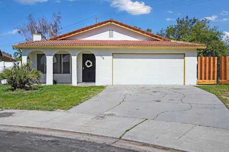 719 Paloma Court Manteca, CA 95336