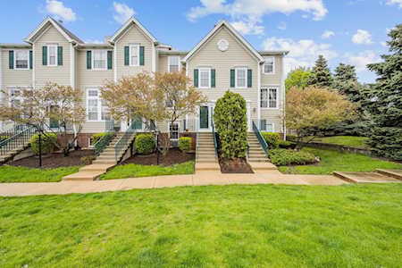 2416 Courtyard Circle #2 Aurora, IL 60506