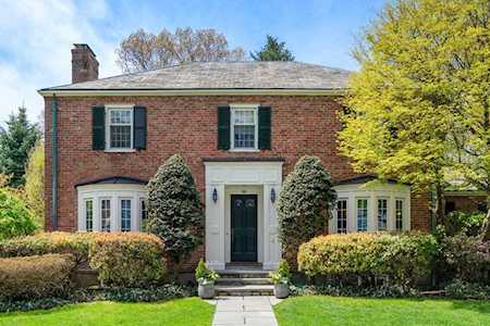 68 Old Colony Rd Wellesley, MA 02481