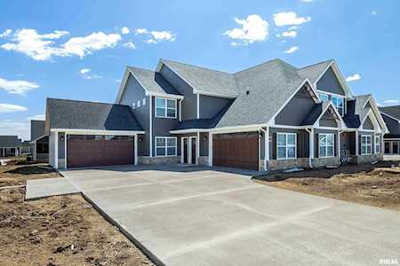 3055 Shanes Way Bettendorf, IA 52722