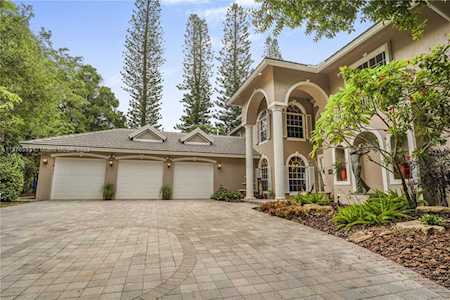 2850 Oak Tree Ct Oakland Park, FL 33309