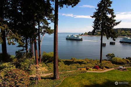 965 Winslow Way E #403 Bainbridge Island, WA 98110