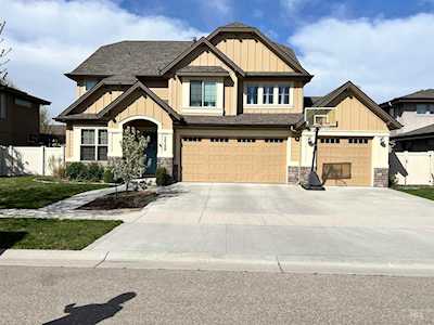 2548 E Mount Etna Dr Meridian, ID 83642