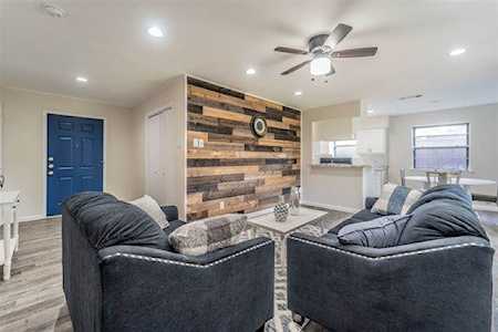 206 S Bullock Drive Garland, TX 75042