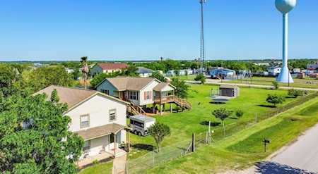 7228 Highland Bayou Dr Hitchcock, TX 77563