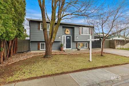 8425 W Canterbury Dr. Boise, ID 83704