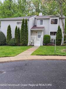 26 Kennedy Ct Middletown, NJ 07748