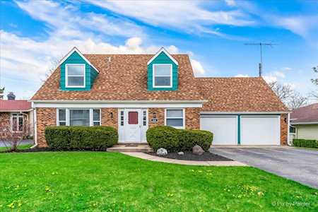 834 Oak St Woodstock, IL 60098