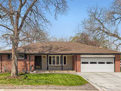 5911 S Greenwood Circle Littleton, CO 80120