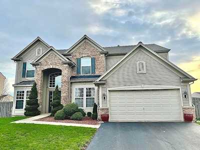 339 S Palmer Dr Bolingbrook, IL 60490