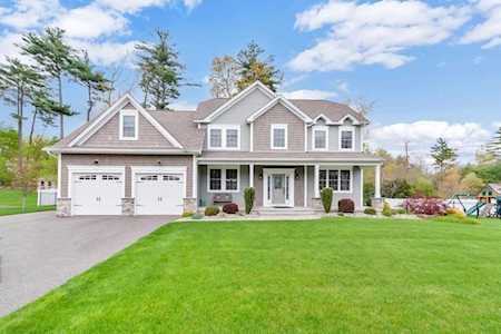 36 Pondview Dr East Longmeadow, MA 01028