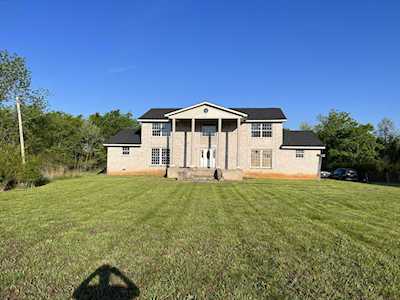 3880 Barfield Crescent Rd Murfreesboro, TN 37128