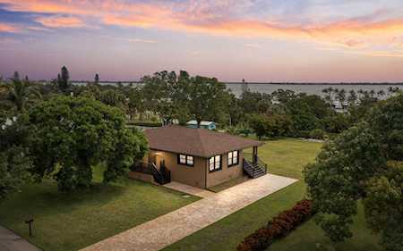 2273 NE Seaview Drive Jensen Beach, FL 34957