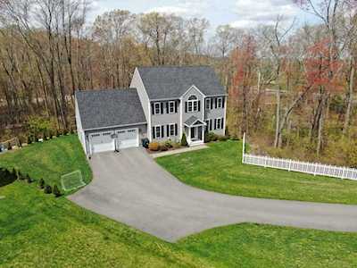 21 Gikas Lane Marlborough, MA 01752