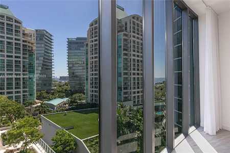 2831 S Bayshore Dr #1005 Miami, FL 33133