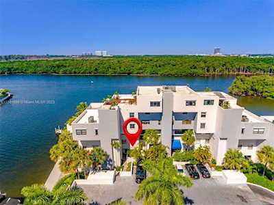 442 Poinciana Dr #1614 Sunny Isles Beach, FL 33160