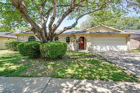 712 Ruidoso Drive Saginaw, TX 76179
