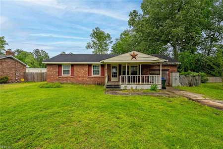 4204 Dayle Acres Rd Suffolk, VA 23435