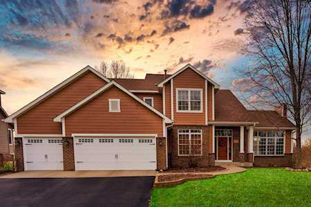 2358 Manuela Drive Chaska, MN 55318